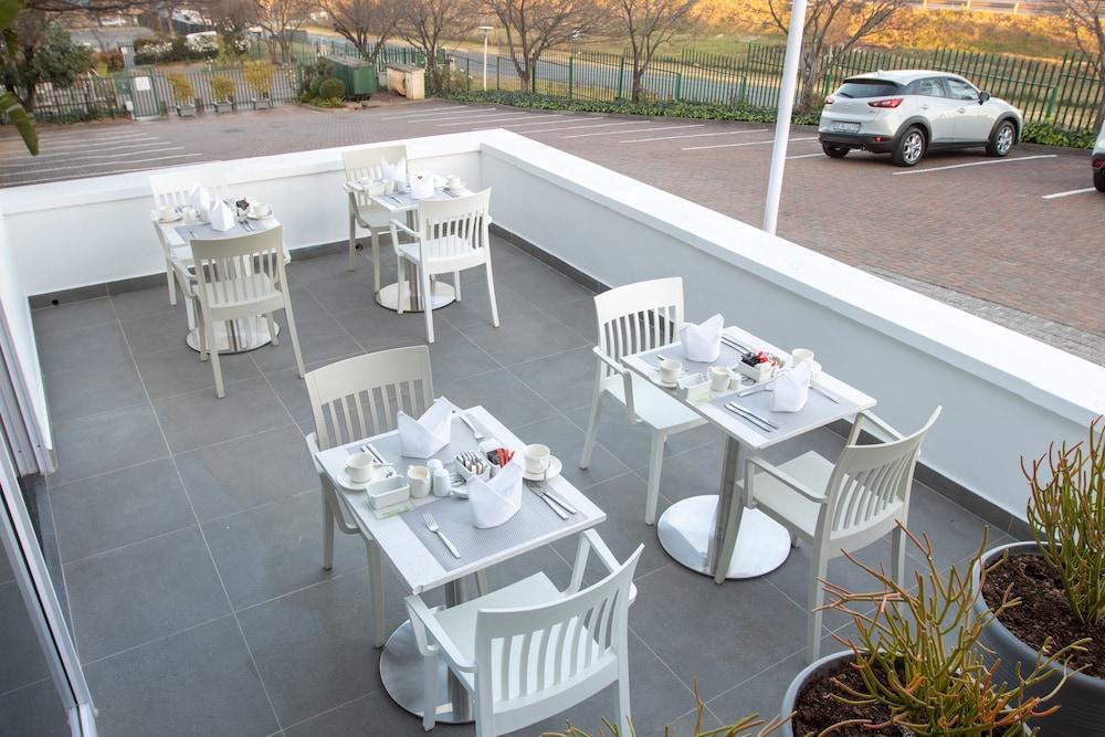 Town Lodge Johannesburg Airport Kempton Park Exterior photo
